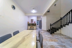Lowland Road (D19), Terrace #556584771